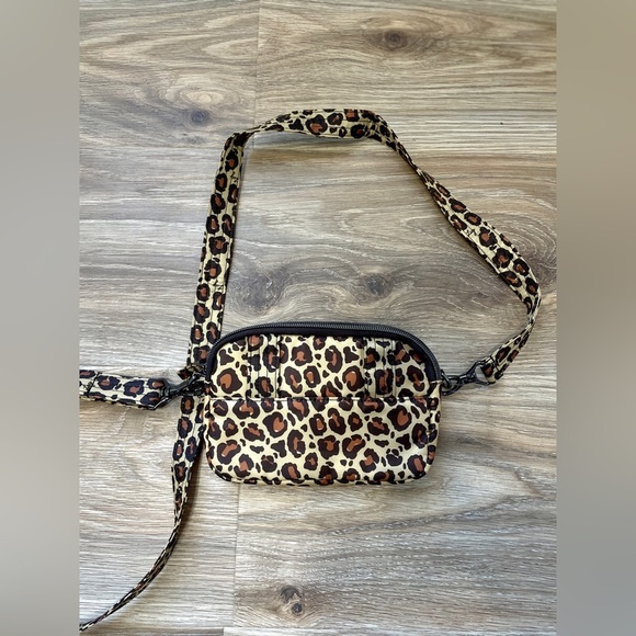 Lug Women's Coupe Convertible Crossbody Wallet LEOPARD BROWN - Picture 4 of 5